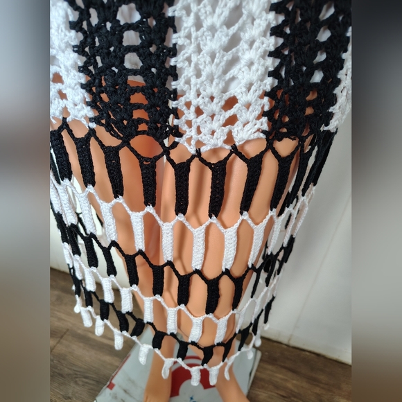 Forever 21 Black and White Knit Midi Skirt Size S - Picture 4 of 8